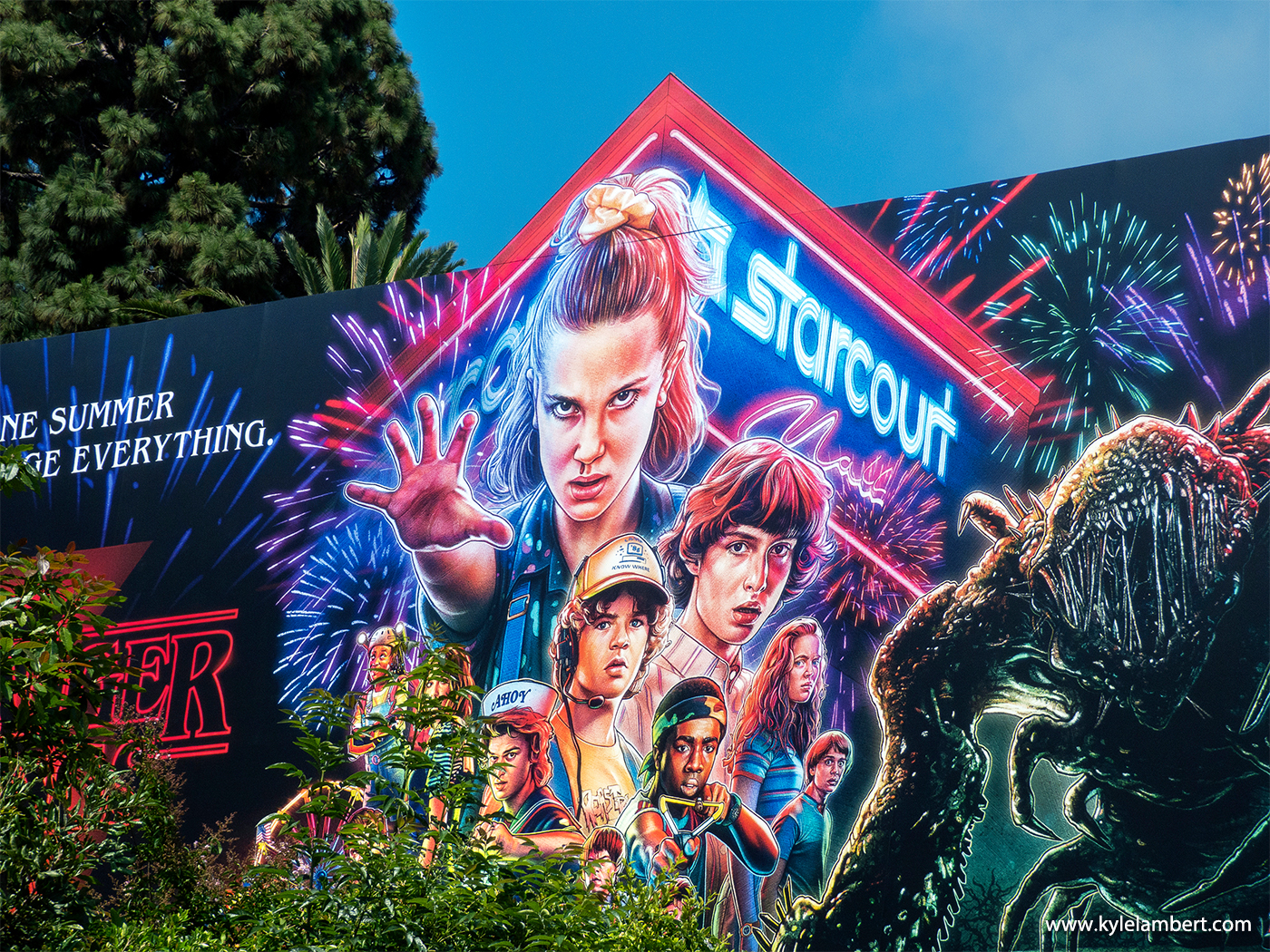 Kyle Lambert - Stranger Things 3 - Merchandise & Packaging Art