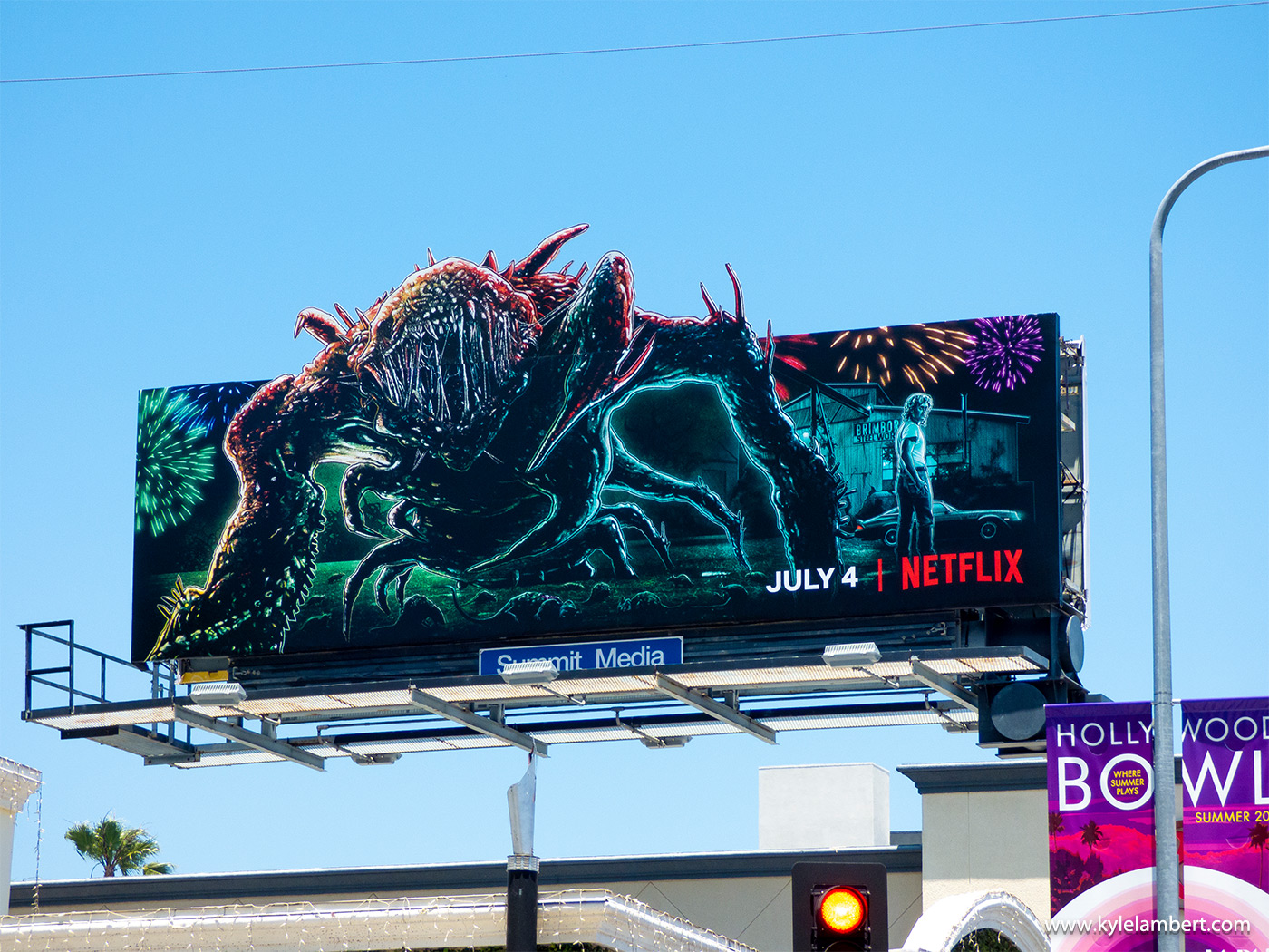 Stranger Things 3 - Billboard Monster